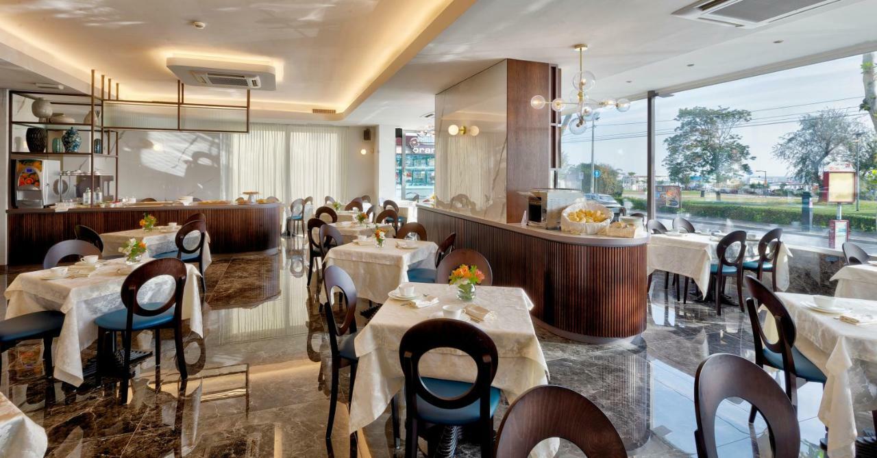 Hotel Vistamare Rivazzurra Di Rimini Zewnętrze zdjęcie