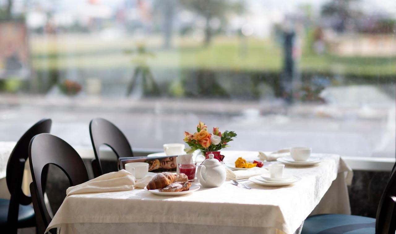 Hotel Vistamare Rivazzurra Di Rimini Zewnętrze zdjęcie
